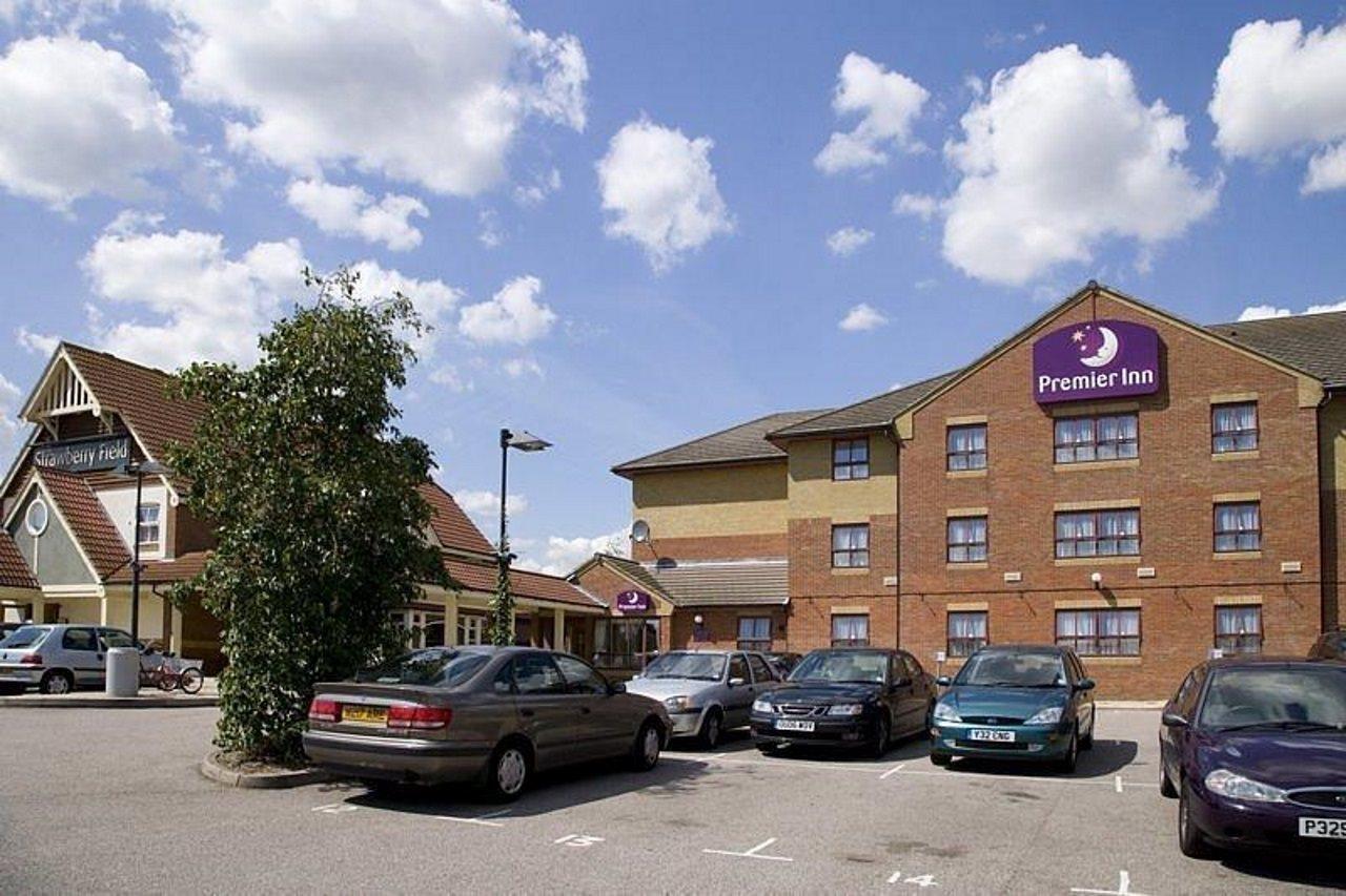Premier Inn Premier Inn Southend Airport エクステリア 写真