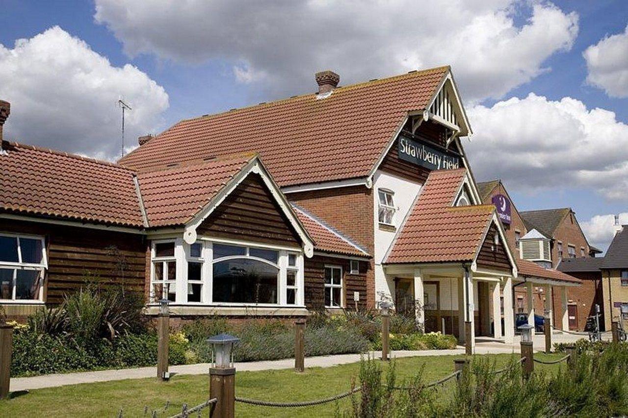 Premier Inn Premier Inn Southend Airport エクステリア 写真